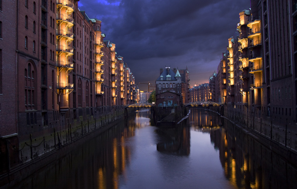 Hamburg zur Blauen Stunde