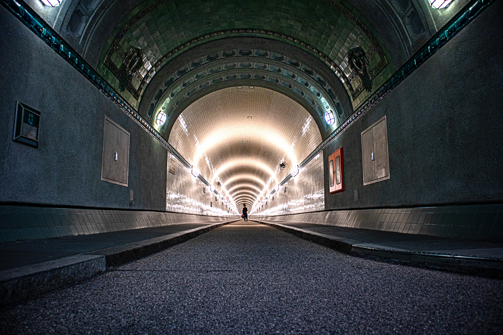 Hamburg_elbtunnel