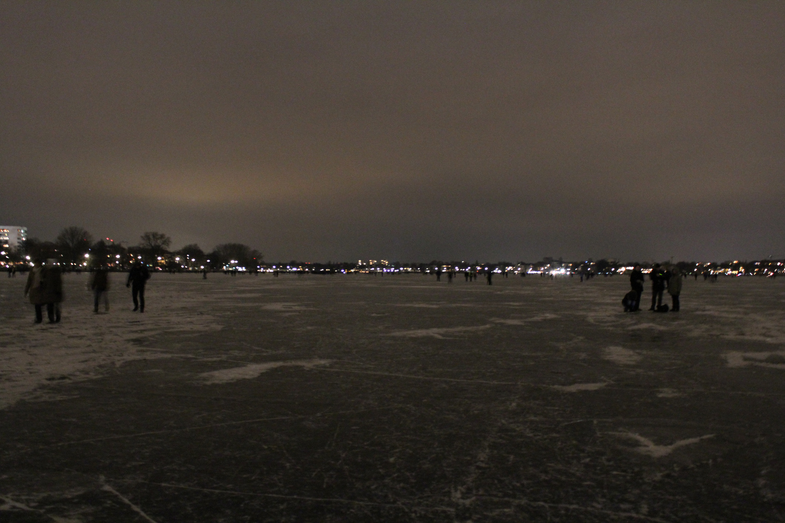 Hamburger Alster bei Nacht