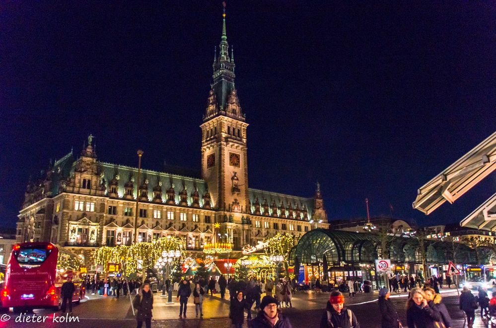 Hamburger Ansichten Rathaus und Weihnachtsmarkt Foto & Bild world