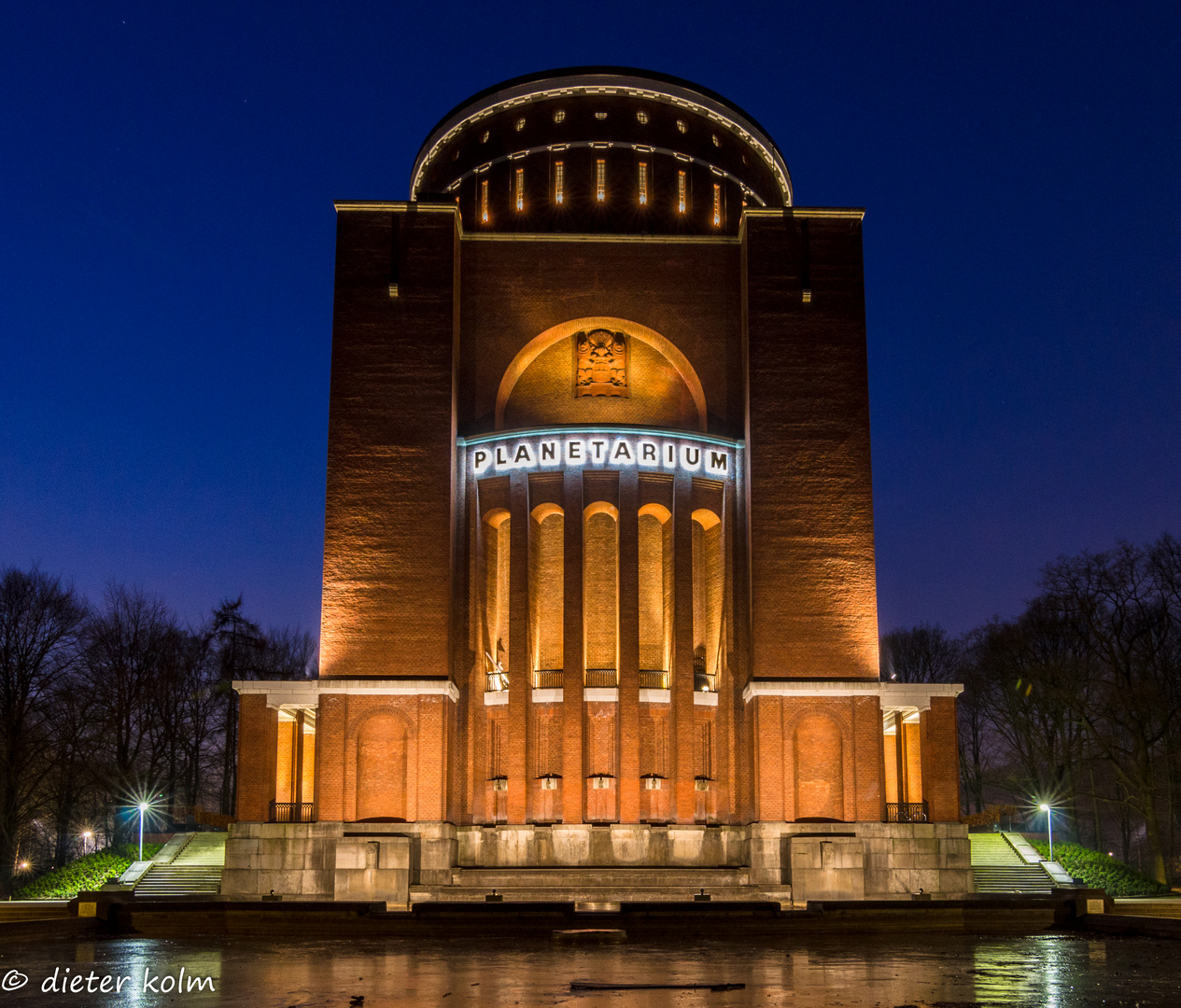 Hamburger Ansichten - Wasserturm Planetarium