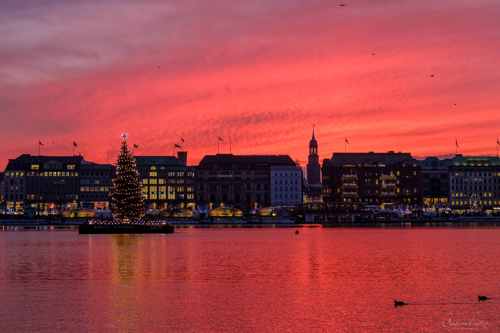 Hamburger Binnenalster im Abendlicht