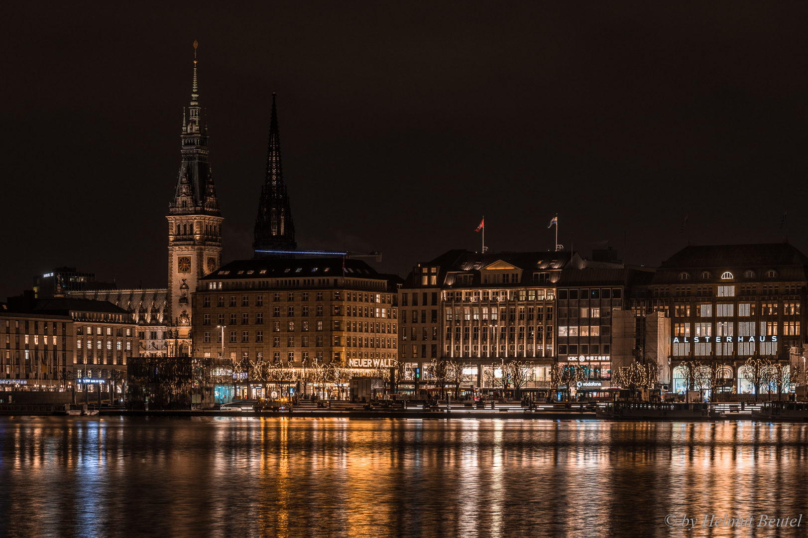 Hamburger Binnenalster weihnachtlich