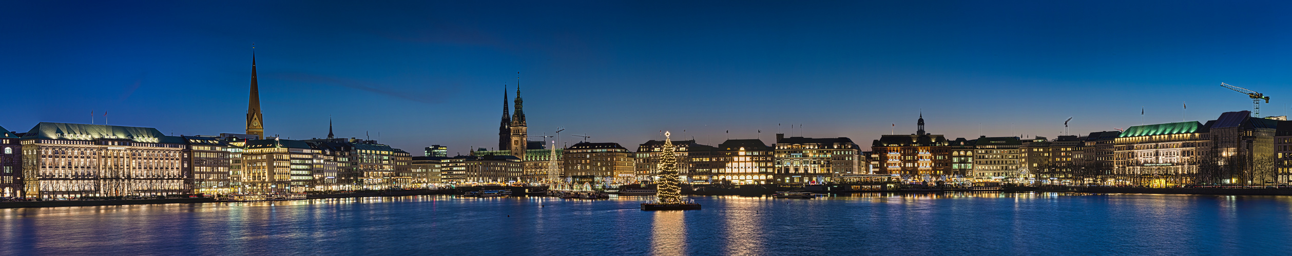 Hamburger Binnenalster zur Weihnachtszeit 2011 (V2)