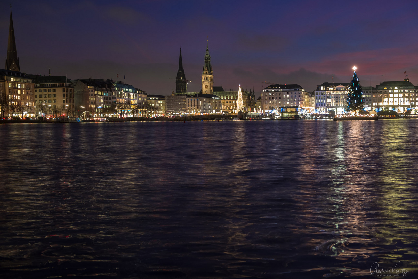 Hamburger Binnenalster zur Weihnachtszeit