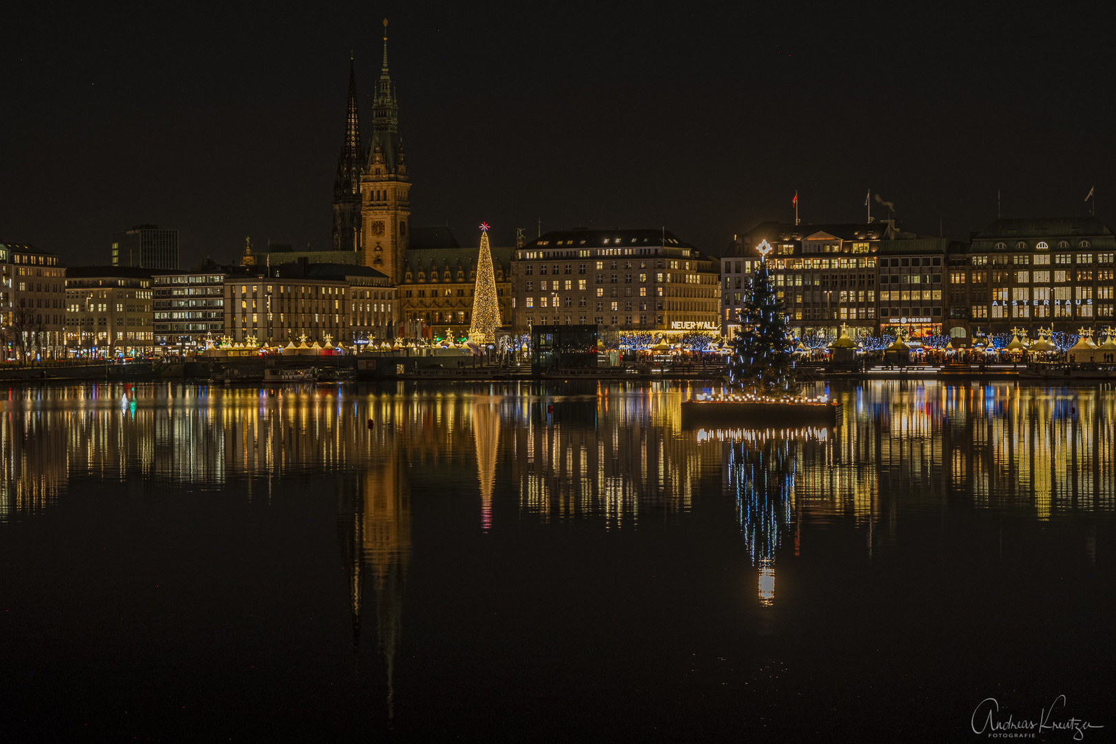 Hamburger Binnenalster zur Weihnachtszeit