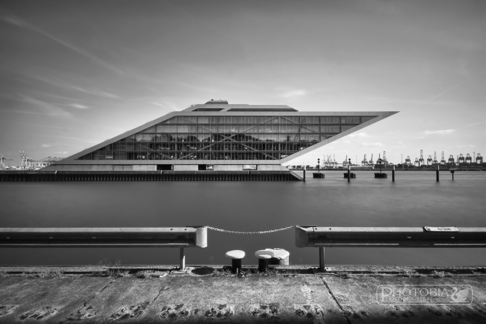 Hamburger Bürogebäude Dockland (Gray Art)