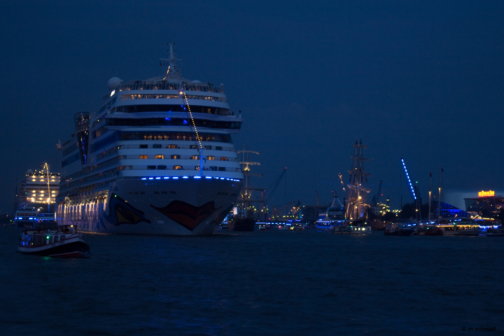 Hamburger Cruise Days 2014 AIDA stella Bue Port