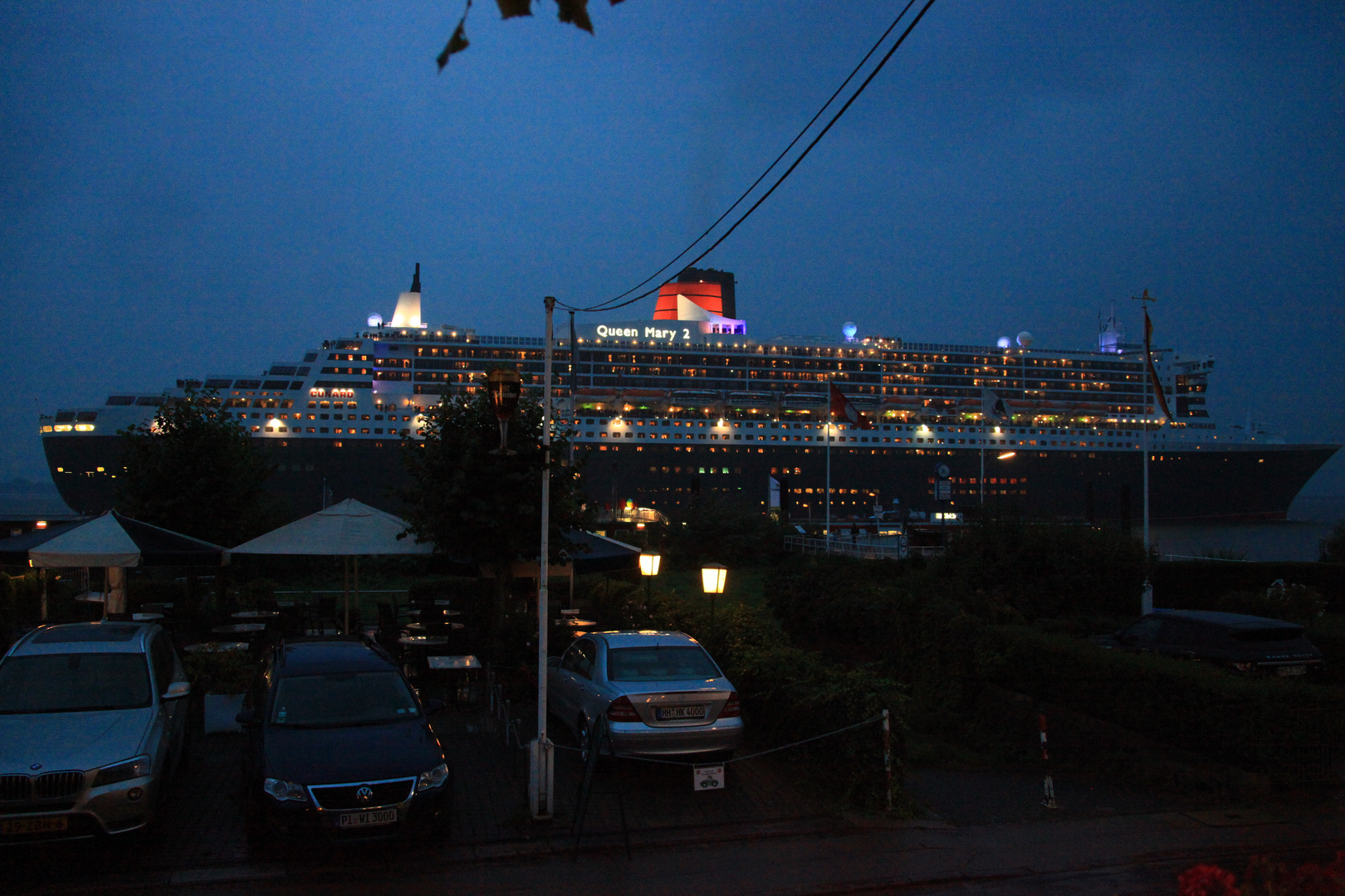 Hamburger Cruise-Days 2015 - Queen Mary 2 verläßt Hamburg