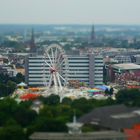 Hamburger Dom mit Riesenrad 