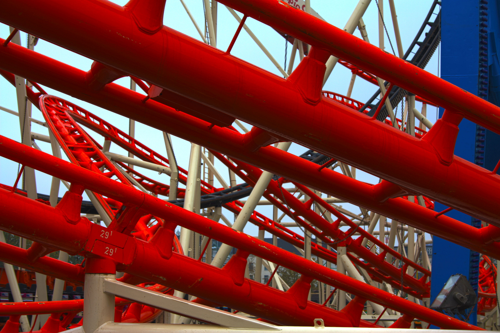 Hamburger DOM Olympia Looping Schienen durcheinander am 30.10.2011 HDR