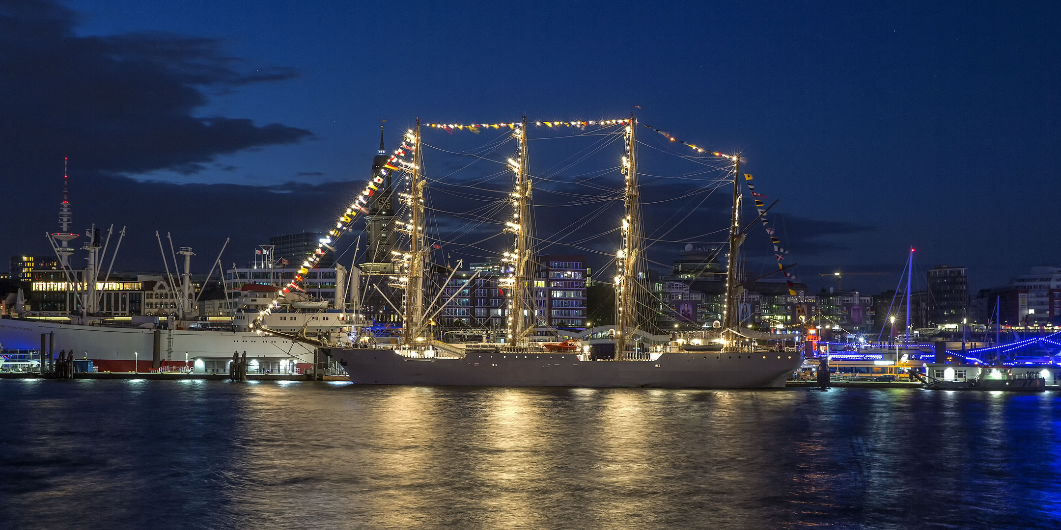 Hamburger Hafen - 04081702