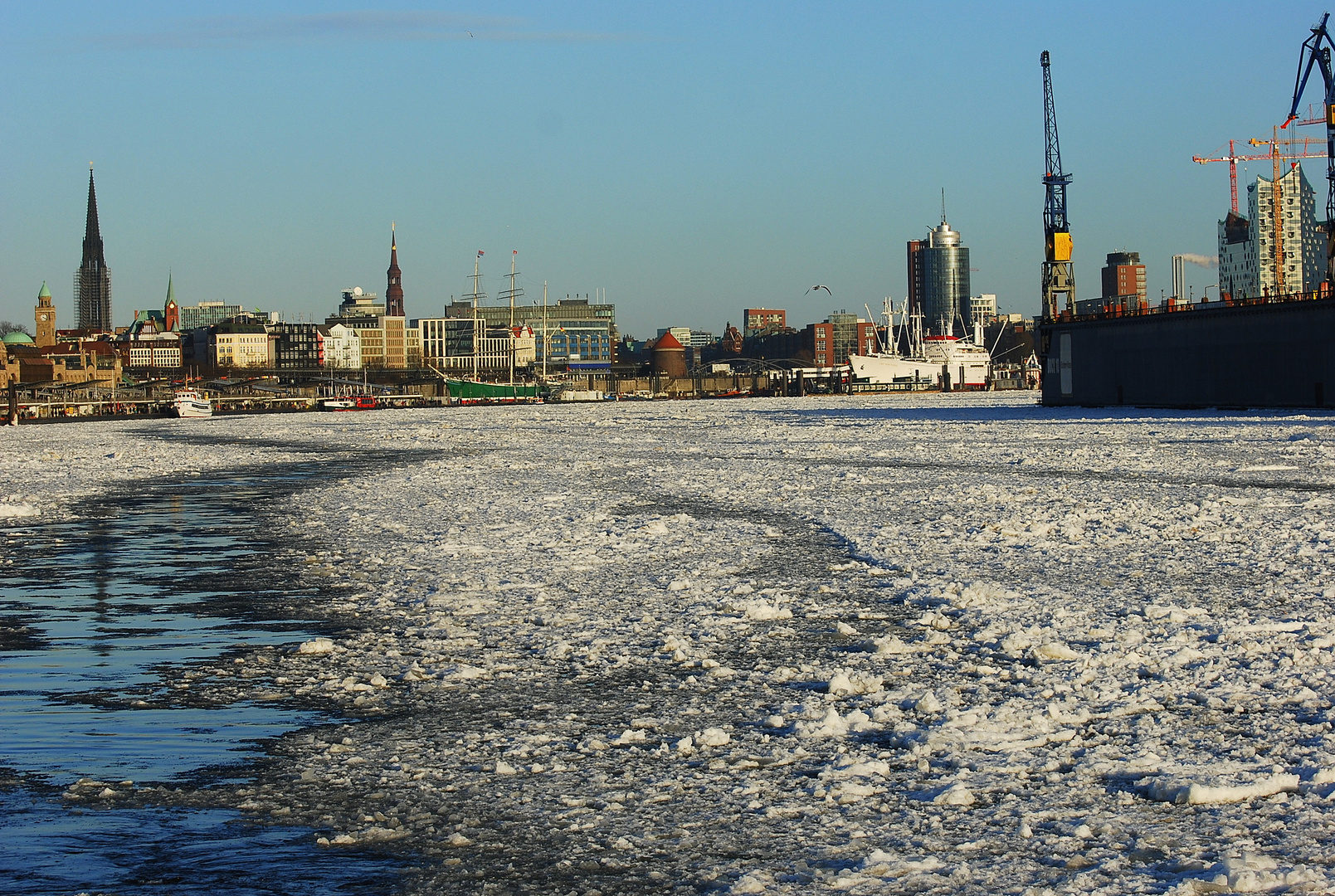 Hamburger Hafen----------------------.: