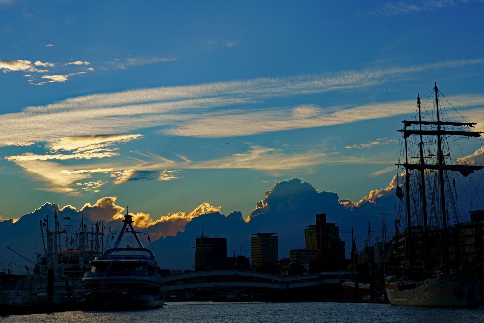 Hamburger Hafen - Abendstimmung