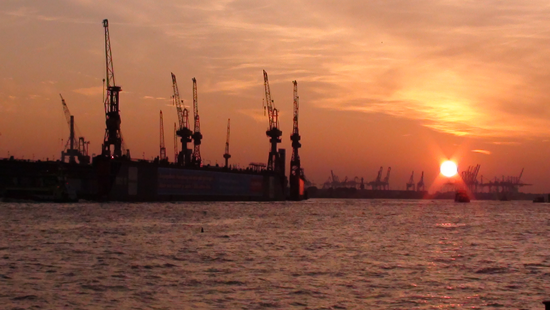 Hamburger Hafen am Abend