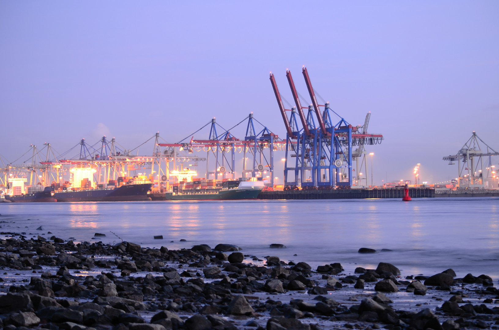 Hamburger Hafen am Abend