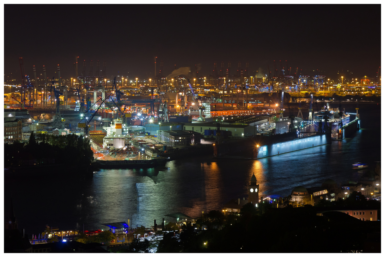 Hamburger Hafen bei Nacht (2)