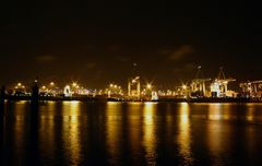 Hamburger Hafen bei Nacht 2008