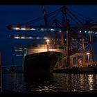 Hamburger Hafen bei Nacht