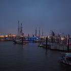 Hamburger Hafen bei Nacht