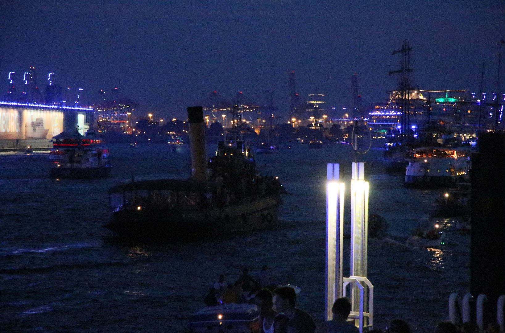 Hamburger Hafen bei Nacht (4)