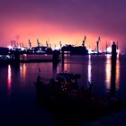 Hamburger Hafen bei Nacht