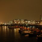 Hamburger Hafen bei Nacht