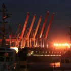 Hamburger Hafen bei Nacht