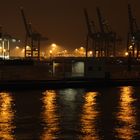 Hamburger Hafen bei Nacht