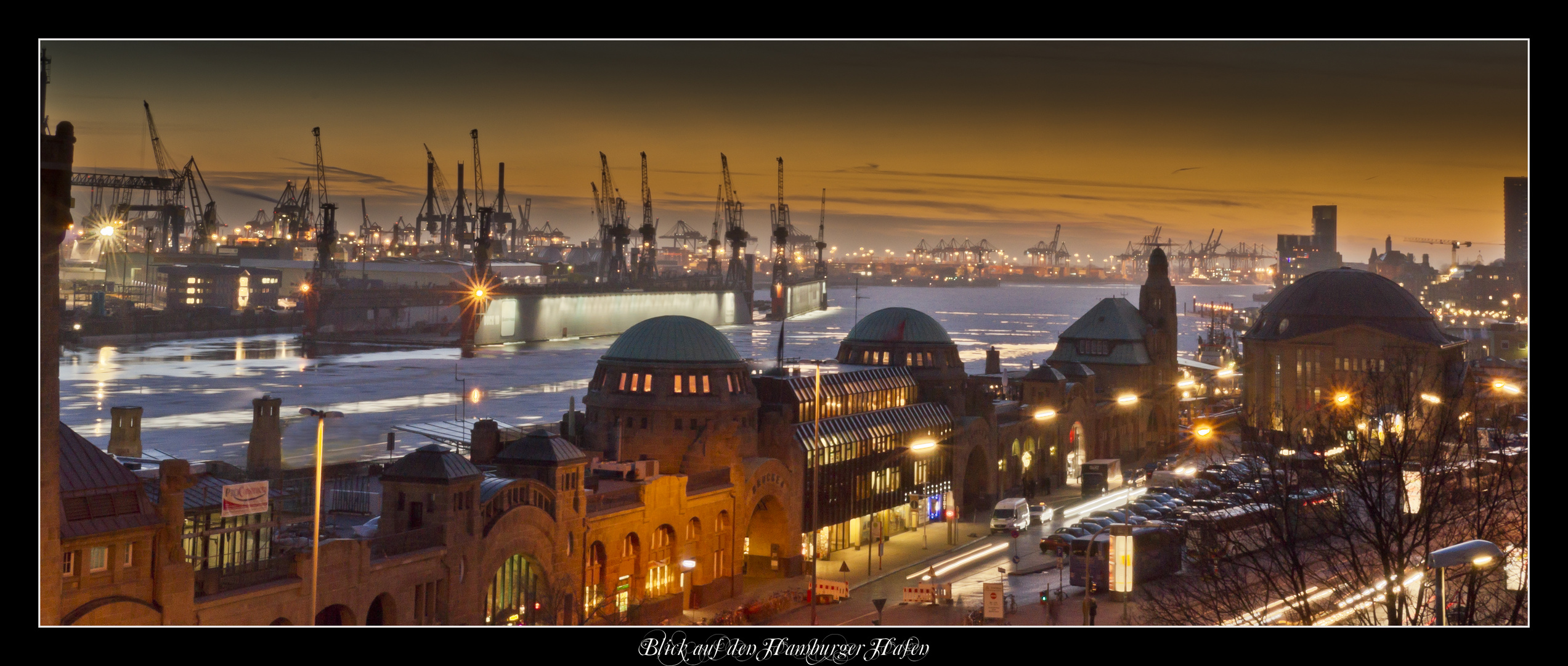 Hamburger Hafen bei Nacht