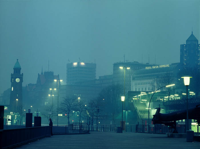 Hamburger Hafen bei Nebel