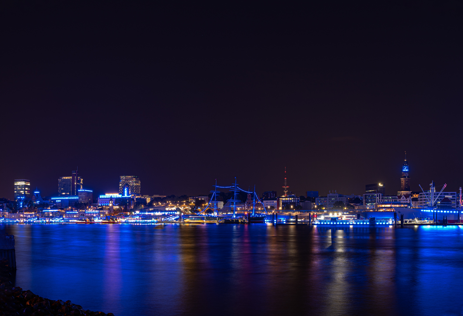 Hamburger Hafen Blue Night 3