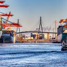 Hamburger Hafen - Burchardkai mit Köhlbrandbrücke