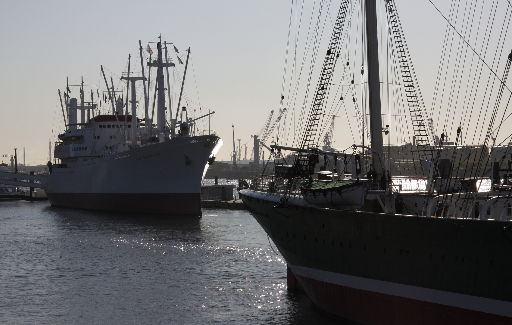 Hamburger Hafen (Cap San Diego & Rickmer Rickmers)