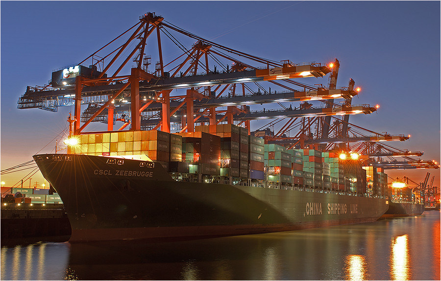 Hamburger Hafen - China Shipping Line