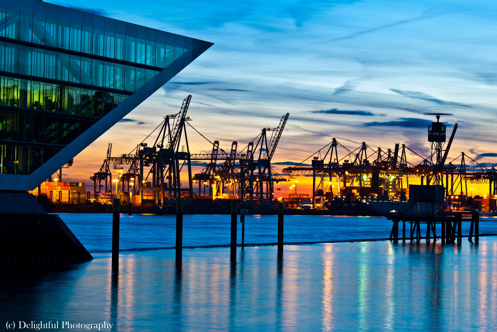 Hamburger Hafen Foto & Bild  architektur, architektur bei nacht, motive Bilder auf fotocommunity