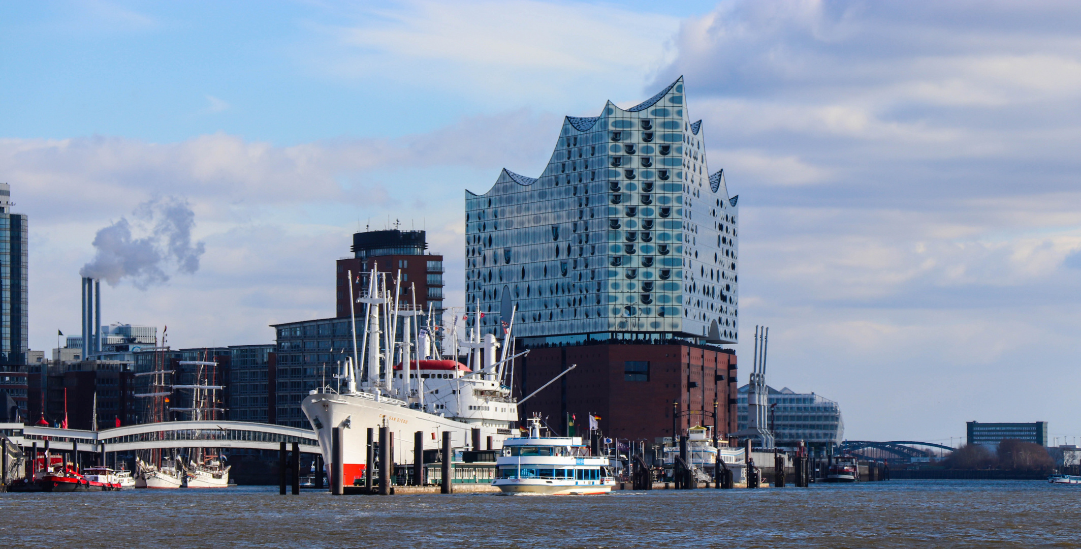 Hamburger Hafen Elbphilharmonie