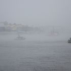 Hamburger Hafen im Nebel