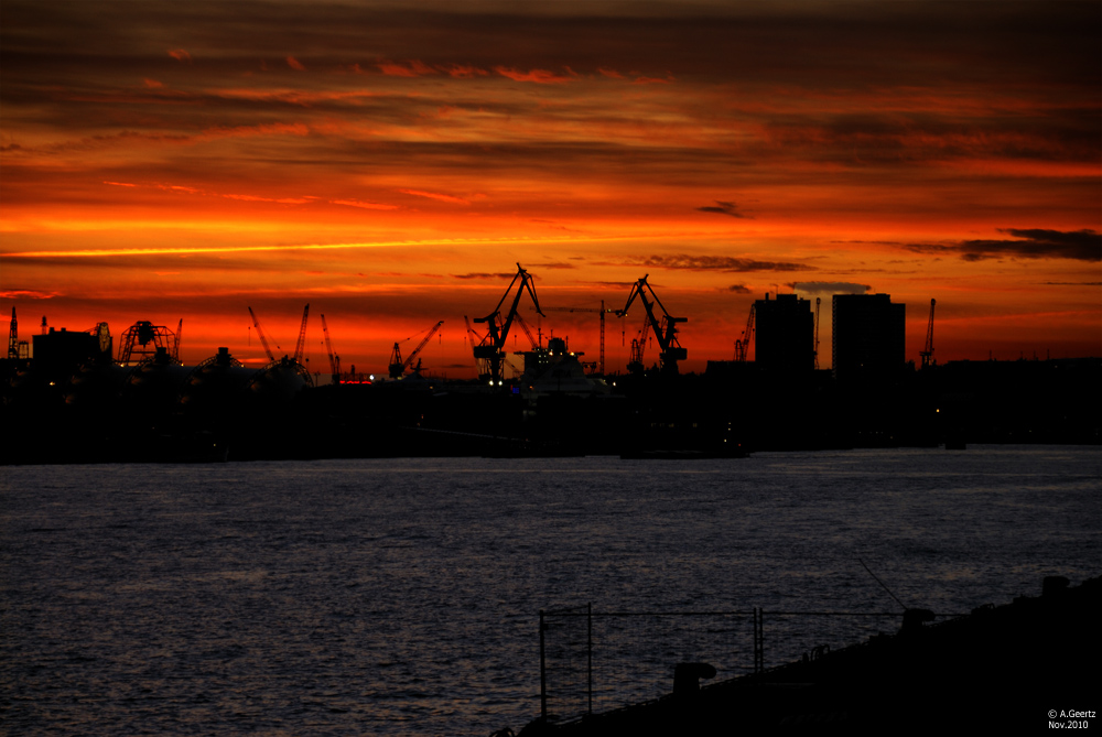 Hamburger Hafen im Nov. 2010