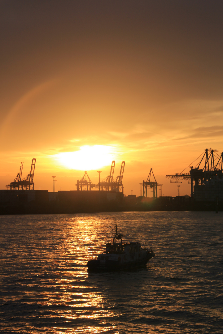 hamburger hafen im oktober 2012 bei 22 grad