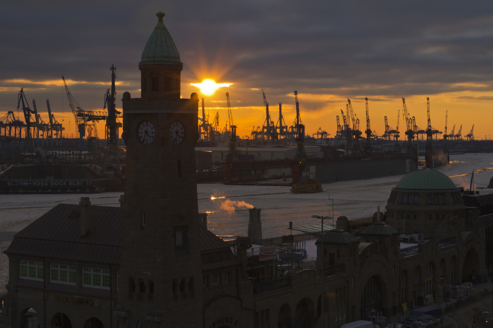 Hamburger Hafen im Winter