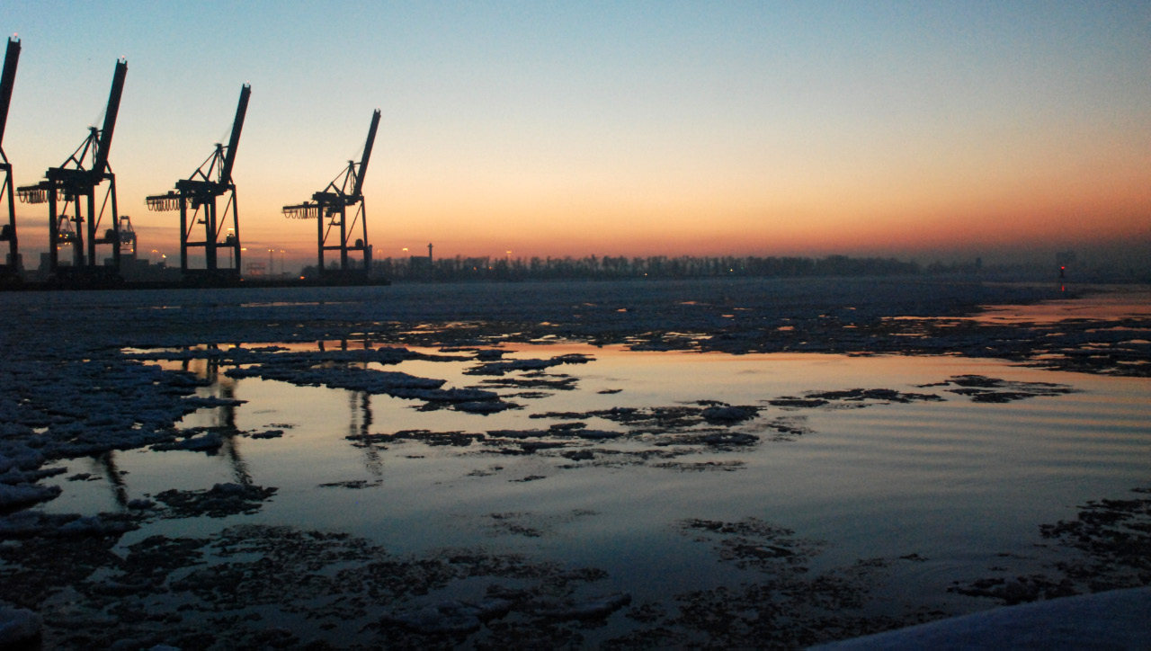 Hamburger Hafen im Winter