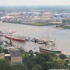 Hamburger Hafen mit Blick zur Hafencity