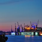 Hamburger Hafen mit Dock 11 und Elbphilharmonie