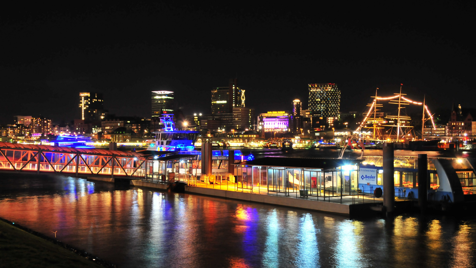 Hamburger Hafen - Skyline