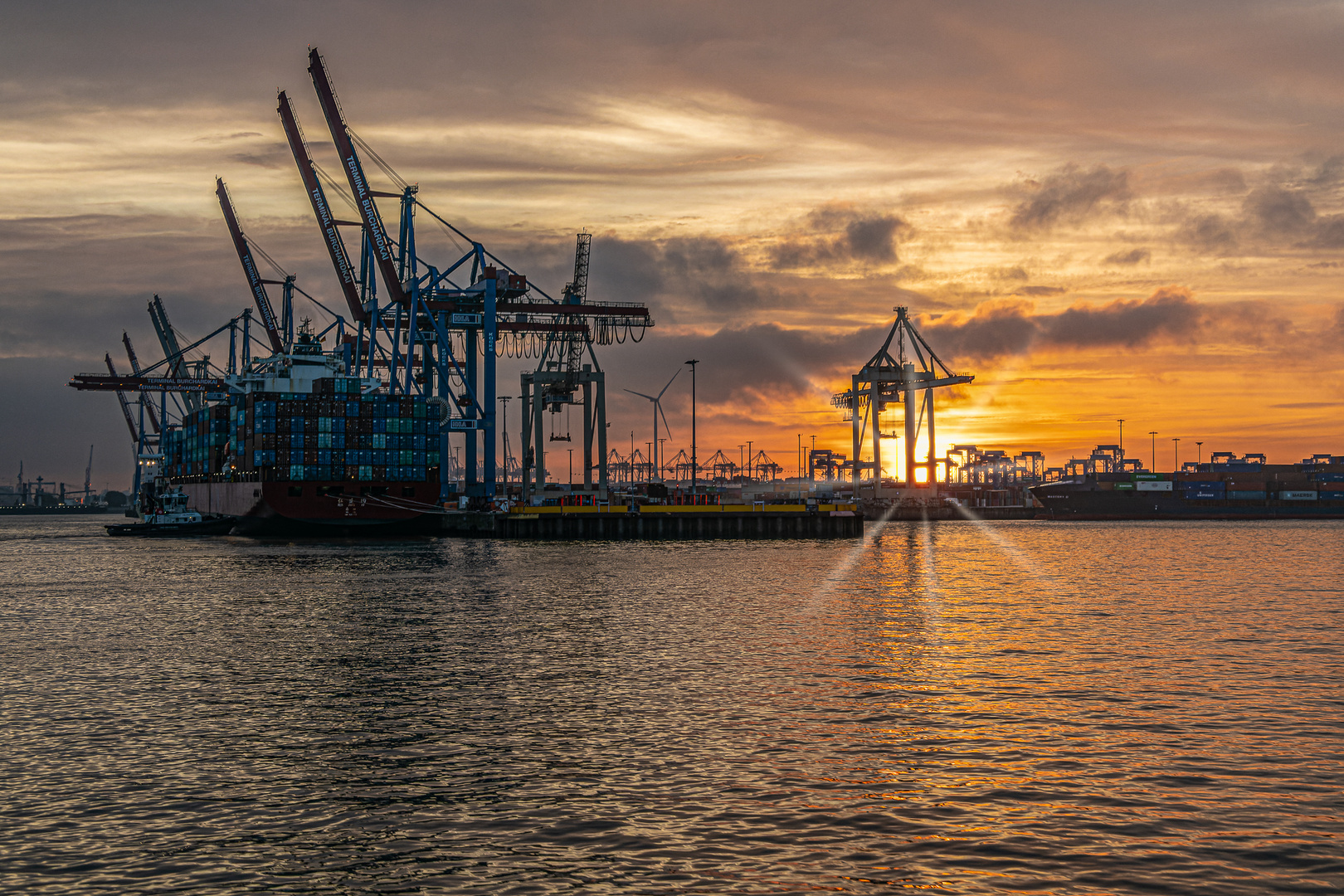 Hamburger Hafen - Sonnenaufgang