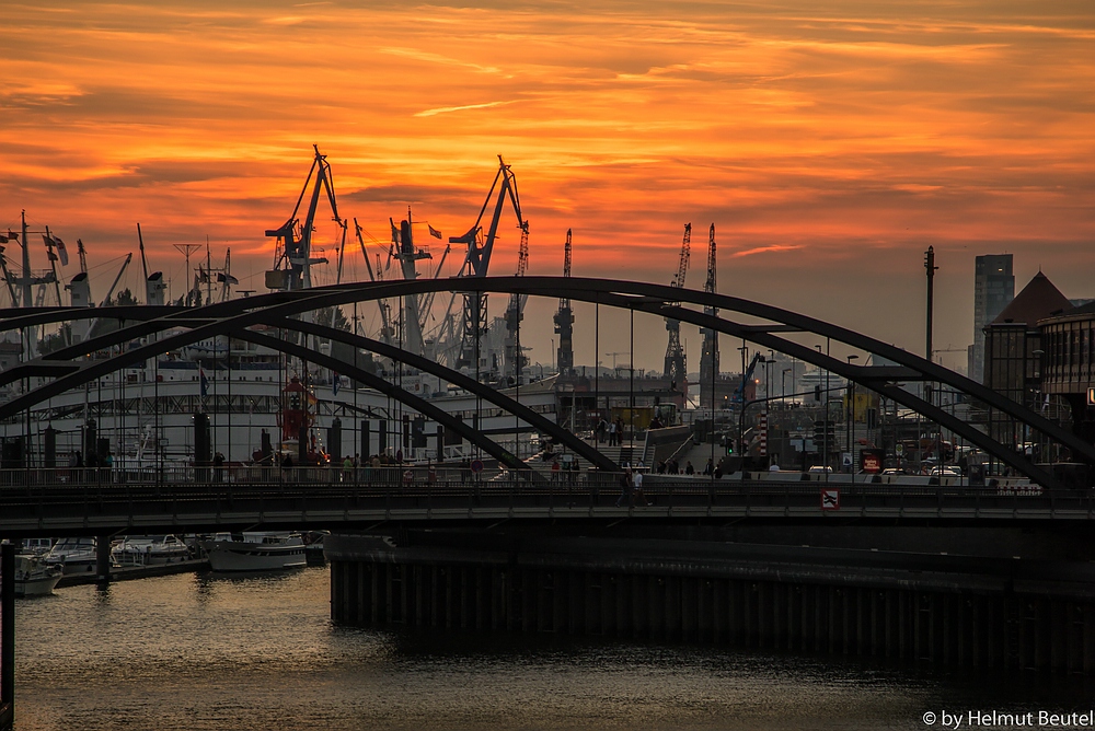 Hamburger Hafen - Sonnenuntergang