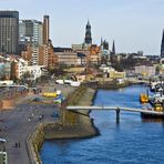 Hamburger Hafen und Landungsbrücke