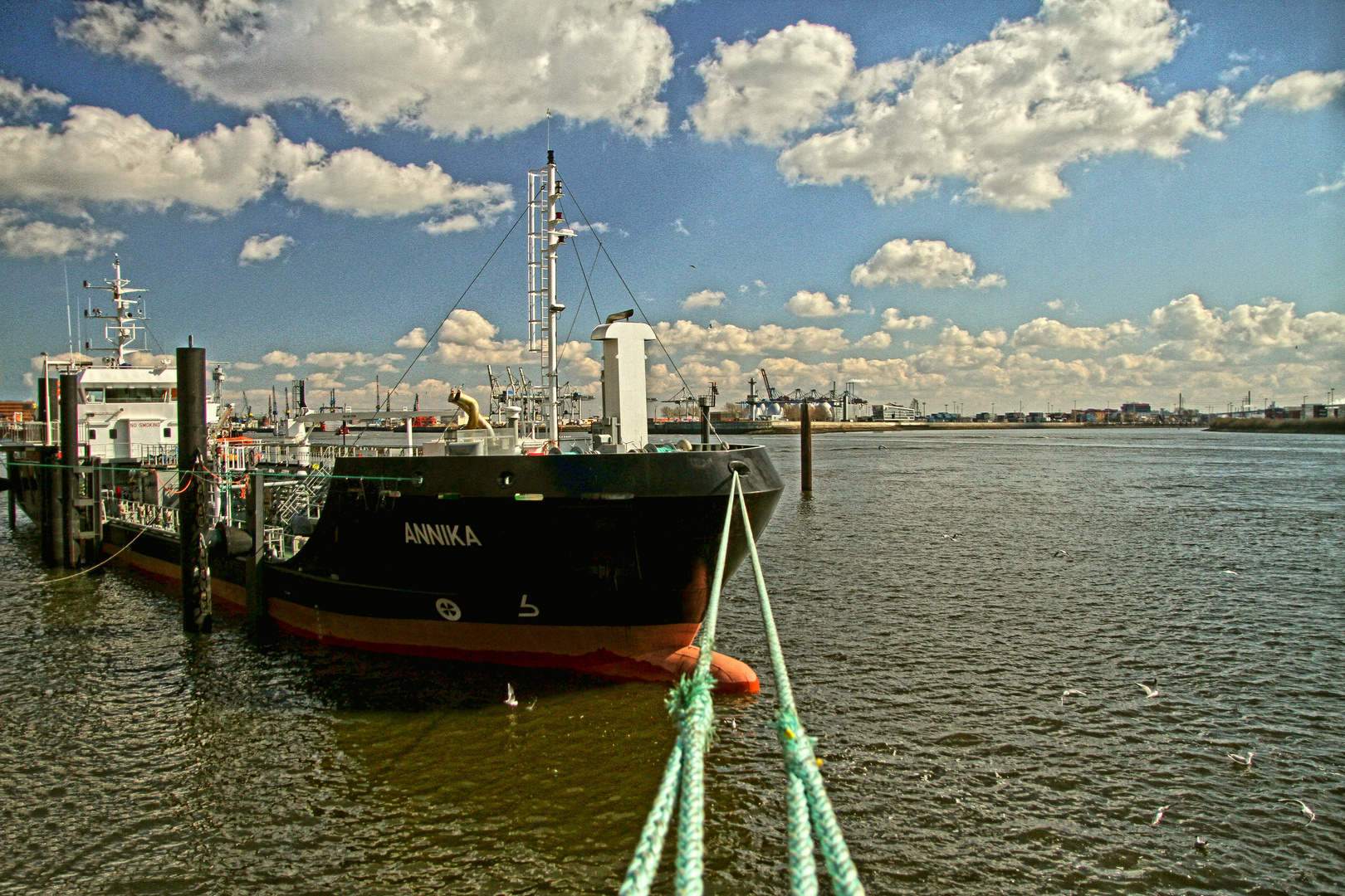 Hamburger Hafen und Sonne ;-)