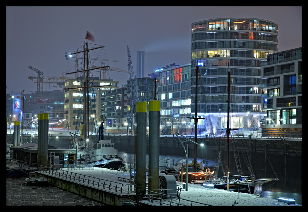 Hamburger Hafencity im Schnee - Am Kaiserkai